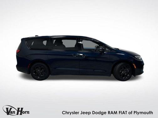 2022 Chrysler Pacifica Hybrid Touring L