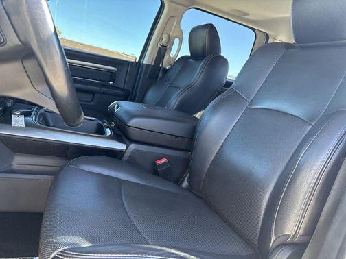 2017 RAM 1500 Night Crew Cab 4x4 5'7' Box