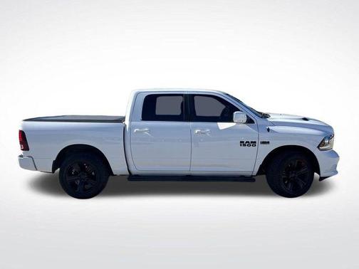 2017 RAM 1500 Night Crew Cab 4x4 5'7' Box