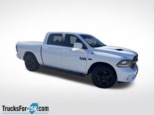 2017 RAM 1500 Night Crew Cab 4x4 5'7' Box