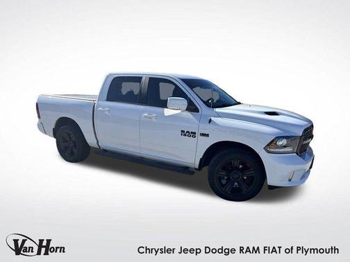 2017 RAM 1500 Night Crew Cab 4x4 5'7' Box
