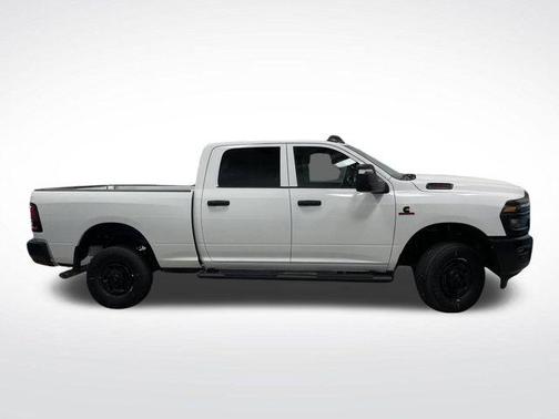 2025 RAM 2500 Tradesman Crew Cab 4x4 6'4' Box