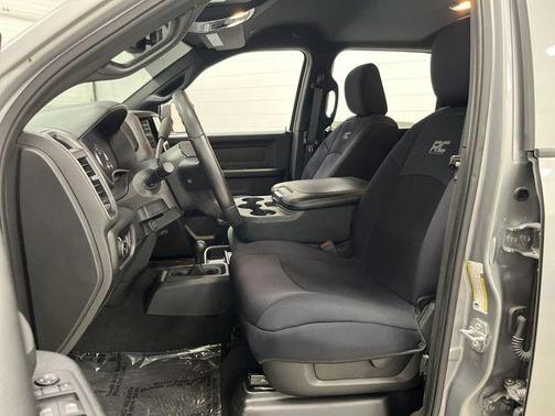 2022 RAM 2500 Tradesman Crew Cab 4x4 6'4' Box