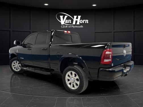 2022 RAM 2500 Laramie Crew Cab 4x4 6'4' Box