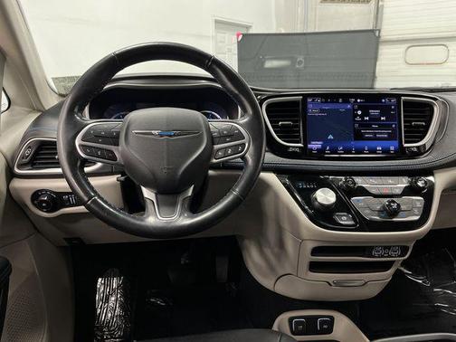 2021 Chrysler Pacifica Hybrid Touring L
