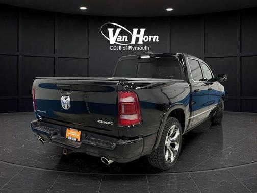 Diamond Black Crystal Pearlcoat 2023 RAM 1500 Limited
