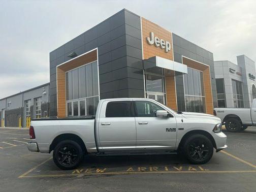 Bright Silver Metallic Clearcoat 2018 RAM 1500 Sport