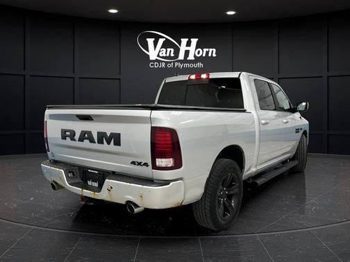 Bright Silver Metallic Clearcoat 2018 RAM 1500 Sport