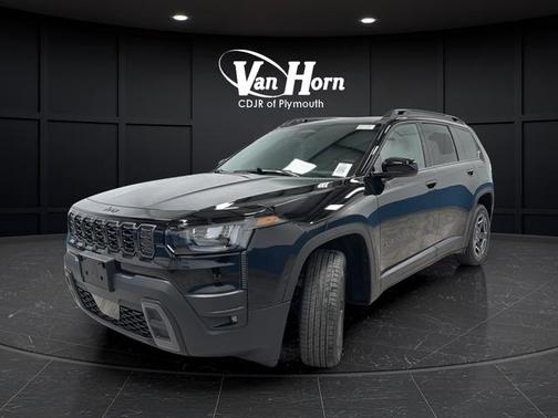 Diamond Black Crystal Pearlcoat 2026 Jeep Cherokee Laredo 4x4