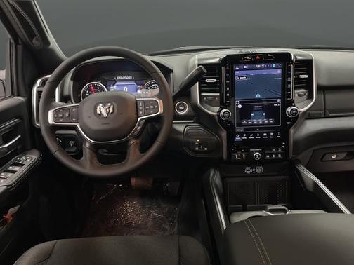 2025 RAM 2500 Big Horn Crew Cab 4x4 8' Box