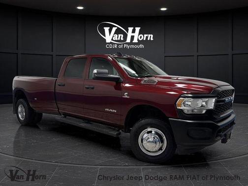 2022 RAM 3500 Tradesman Crew Cab 4x4 8' Box