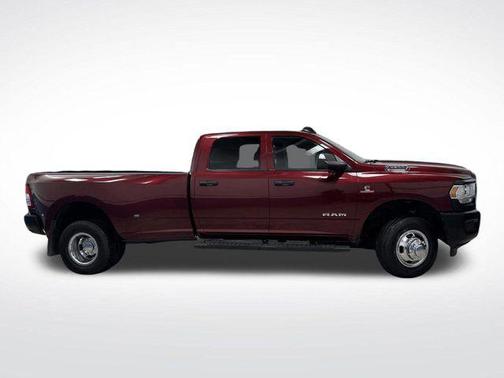 2022 RAM 3500 Tradesman Crew Cab 4x4 8' Box