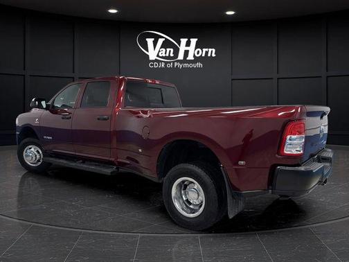 2022 RAM 3500 Tradesman Crew Cab 4x4 8' Box