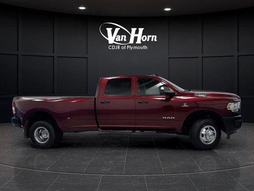 2022 RAM 3500 Tradesman Crew Cab 4x4 8' Box