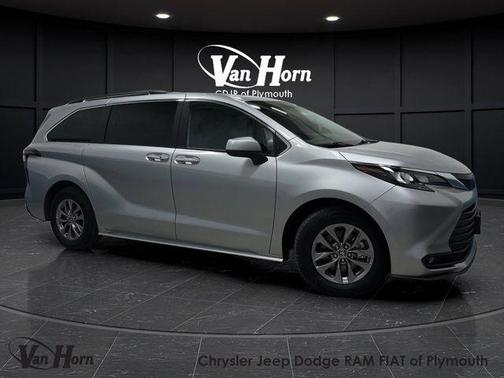 2025 Toyota Sienna XLE