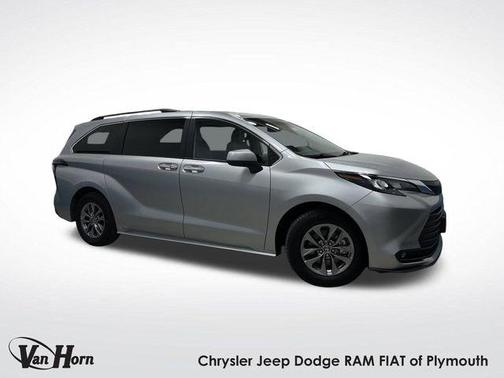 2025 Toyota Sienna XLE