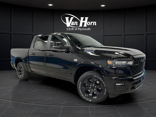 Diamond Black Crystal Pearlcoat 2026 RAM 1500 Big Horn/Lone Star