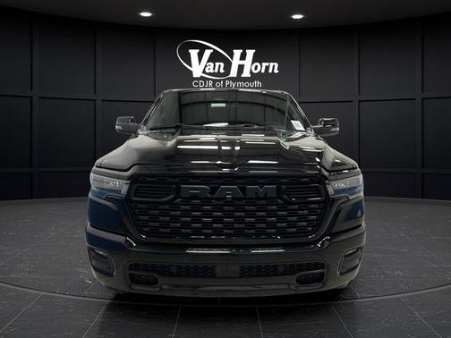 Diamond Black Crystal Pearlcoat 2026 RAM 1500 Big Horn/Lone Star