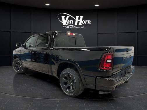 Diamond Black Crystal Pearlcoat 2026 RAM 1500 Big Horn/Lone Star