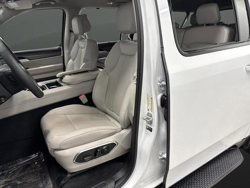 2024 Jeep Wagoneer L Series II 4x4