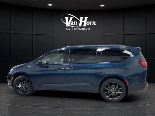 Fathom Blue Pearlcoat 2021 Chrysler Pacifica Touring L