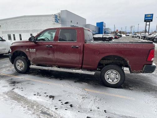 2017 RAM 2500 Tradesman Crew Cab 4x4 6'4' Box