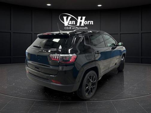 Diamond Black Crystal Pearlcoat 2026 Jeep Compass Latitude