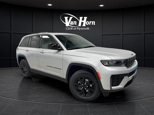 Silver Zynith 2026 Jeep Grand Cherokee Altitude