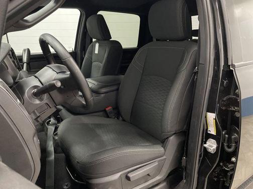 2025 RAM 2500 Tradesman Crew Cab 4x4 6'4' Box