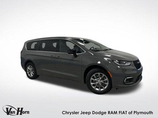 2025 Chrysler Pacifica L
