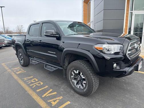 2016 Toyota Tacoma SR
