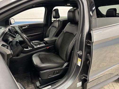 2022 Ford Edge ST Line