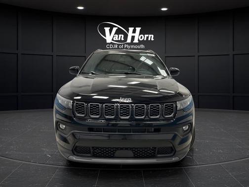 Diamond Black Crystal Pearlcoat 2026 Jeep Compass Sport