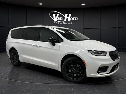 2026 Chrysler Pacifica L