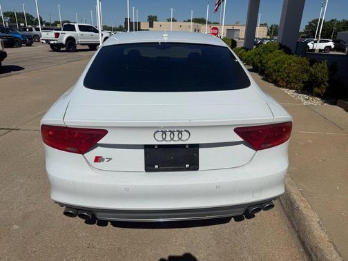 White 2015 Audi S7 4.0T