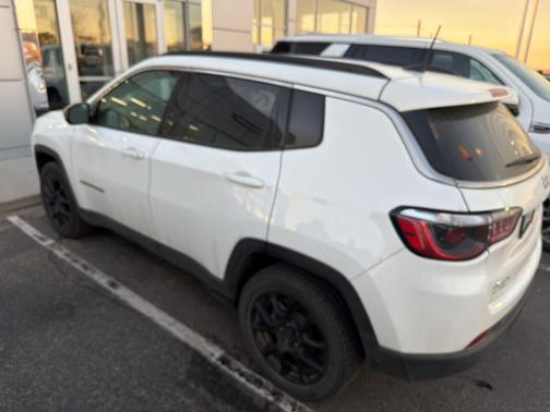 2022 Jeep Compass Latitude Lux