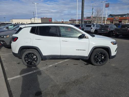 2022 Jeep Compass Latitude Lux