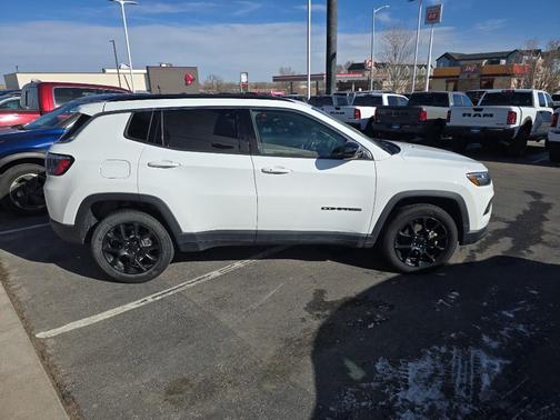 2022 Jeep Compass Latitude Lux