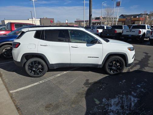 2022 Jeep Compass Latitude Lux