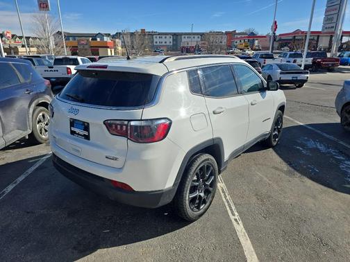 2022 Jeep Compass Latitude Lux