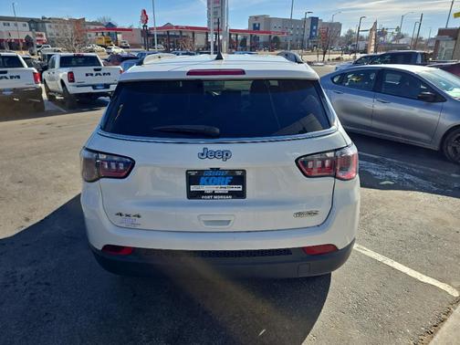 2022 Jeep Compass Latitude Lux