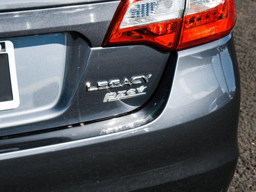 Carbide Gray Metallic 2017 Subaru Legacy Premium
