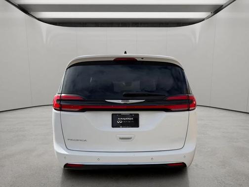 Bright White Clearcoat 2023 Chrysler Pacifica Touring L