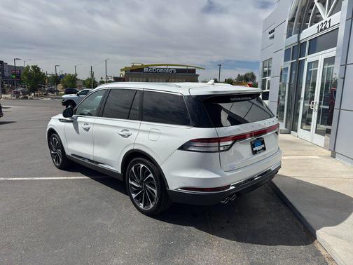 Pristine White Metallic Tri-Coat 2023 Lincoln Aviator Reserve AWD