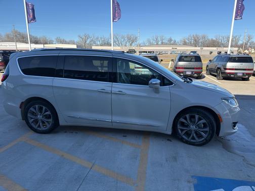 2020 Chrysler Pacifica Limited