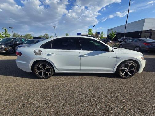 Pure White 2020 Volkswagen Passat 2.0T R-Line