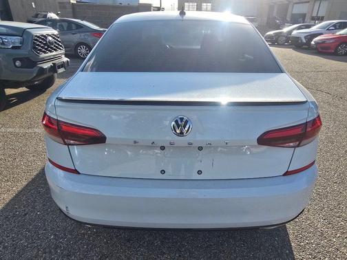 Pure White 2020 Volkswagen Passat 2.0T R-Line