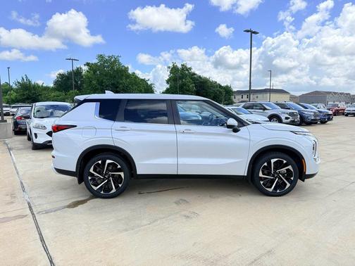 White Diamond 2023 Mitsubishi Outlander SP