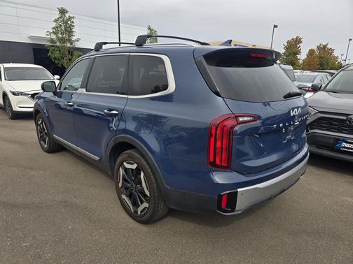 Midnight Lake Blue 2023 Kia Telluride S