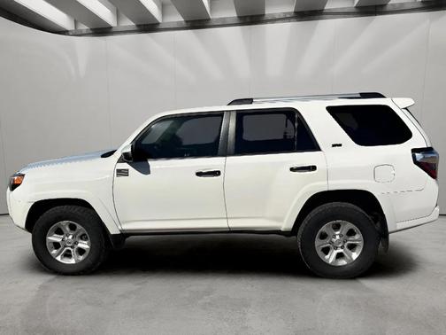 Super White 2019 Toyota 4Runner SR5